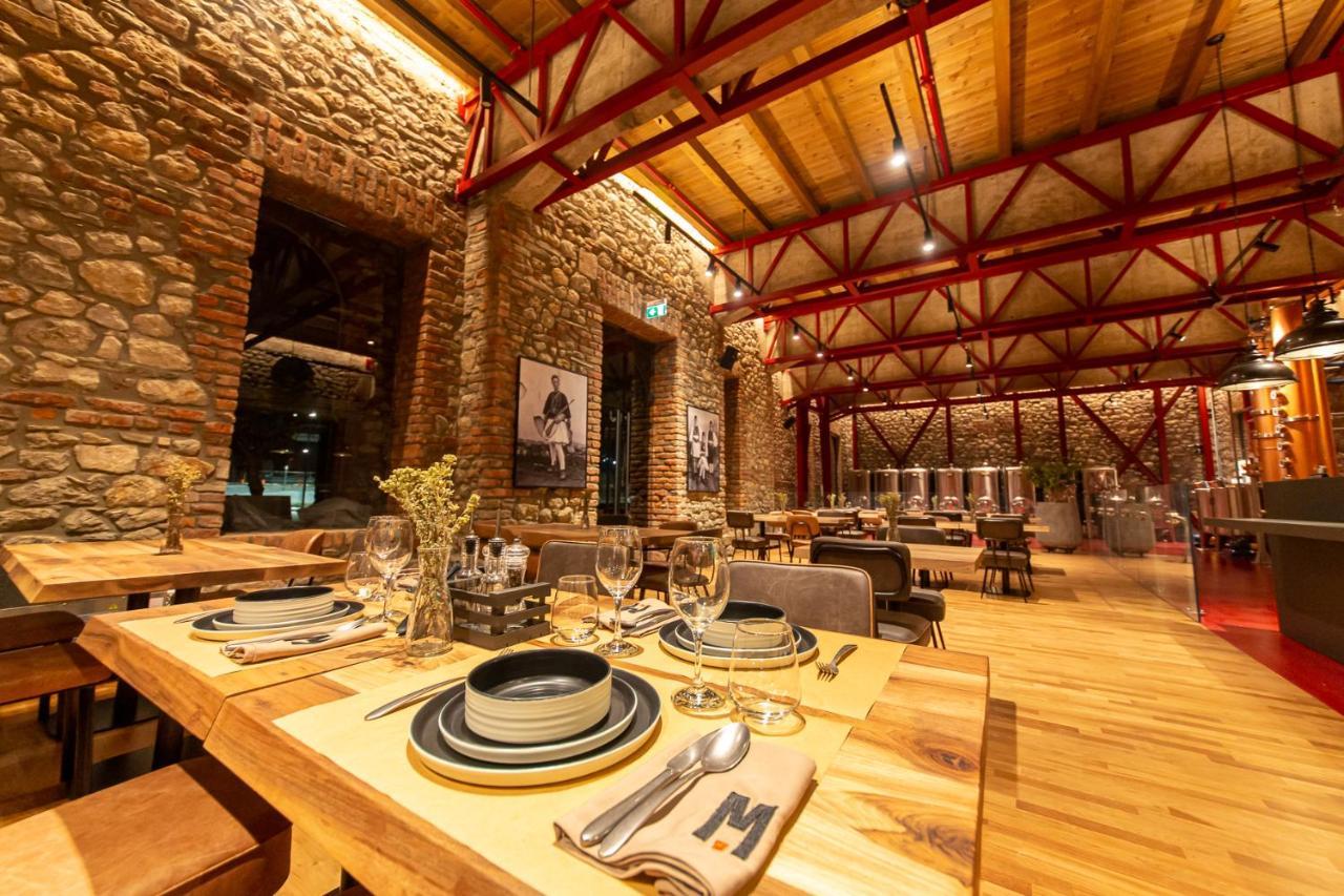 Melesin Distillery Leskovik Luaran gambar